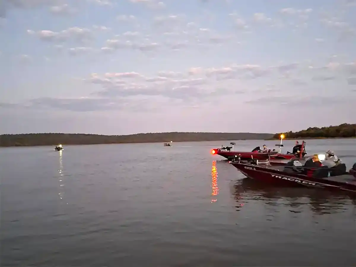 boats fishing off of Atoka Reservoir